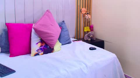 N i c o l e  online show from 01-27-25, 02:02