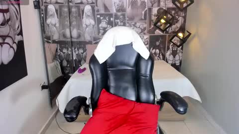 N i c o l e  online show from 02-19-25, 05:49