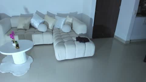 Snapshot of nicoleeorson chatting on 06-11-26, 12:32 Nicolle online show from 06-11-26, 12:32