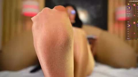 Nicol Flores  GMT-5 1530-2200  online show from 02-11-26, 04:12