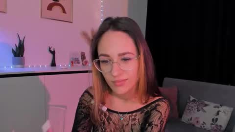 nicoleirisxxx online show from 09-21-25, 05:20