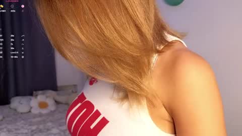 Snapshot of nicolelevis chatting on 05-26-26, 06:59 Nicole online show from 05-26-26, 06:59