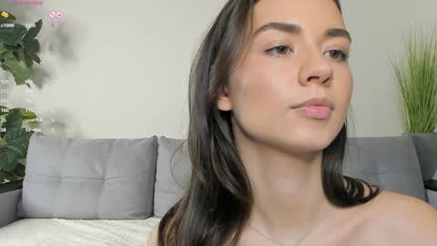 Dua Lipa online show from 12-19-24, 07:18