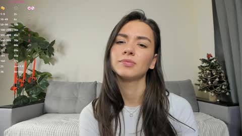 Dua Lipa online show from 12-29-24, 07:11