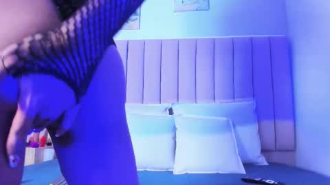 nicolemadrird online show from 11-11-25, 08:09