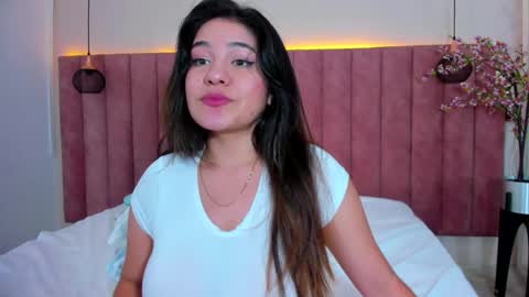 Snapshot of nicolesteelee chatting on 02-18-25, 08:16 Nicole online show from 02-18-25, 08:16