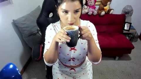 Snapshot of nicolettcolin chatting on 02-01-25, 12:40 Nicolettcolin online show from 02-01-25, 12:40