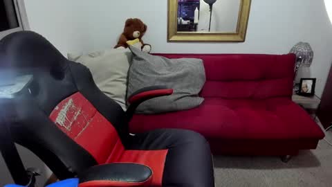 Snapshot of nicolettcolin chatting on 03-08-25, 12:33 Nicolettcolin online show from 03-08-25, 12:33