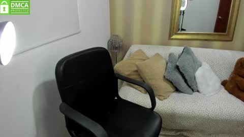 Snapshot of nicolettcolin chatting on 09-30-25, 06:24 Nicolettcolin online show from 09-30-25, 06:24