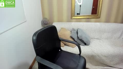 Snapshot of nicolettcolin chatting on 10-17-25, 06:54 Nicolettcolin online show from 10-17-25, 06:54