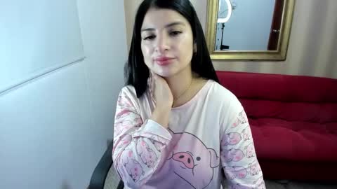 Snapshot of nicolettcolin chatting on 11-30-25, 02:32 Nicolettcolin online show from 11-30-25, 02:32