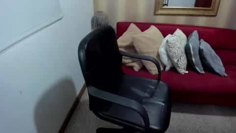 Nicolettcolin  online show from 06-17-26, 06:42