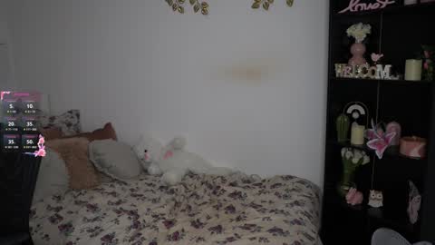 Snapshot of nicolette__shea_ chatting on 12-11-24, 06:20 nicolette__shea_ online show from 12-11-24, 06:20