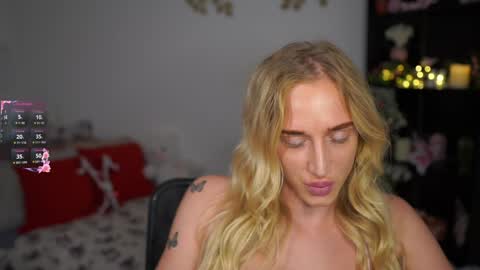 Snapshot of nicolette__shea_ chatting on 12-20-24, 10:05 nicolette__shea_ online show from 12-20-24, 10:05