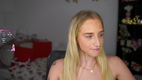 Snapshot of nicolette__shea_ chatting on 01-05-25, 04:59 nicolette__shea_ online show from 01-05-25, 04:59