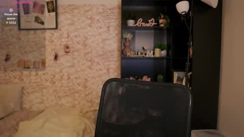 Snapshot of nicolette__shea_ chatting on 09-30-25, 07:46 nicolette__shea_ online show from 09-30-25, 07:46