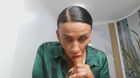 NICOL-JARAMILLO online show from 04-28-26, 07:30