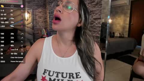 Snapshot of nicolle__doll chatting on 06-04-26, 08:26 Nicolle online show from 06-04-26, 08:26