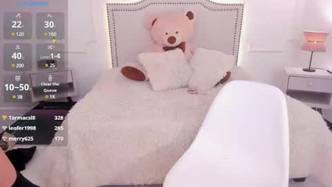 Nicolle online show from 12-30-24, 10:01