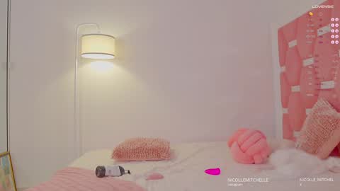 Snapshot of nicolle_mitchelle chatting on 02-08-25, 01:33  NEW instagram nicollemitchelle online show from 02-08-25, 01:33