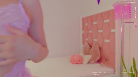 Snapshot of nicolle_mitchelle chatting on 02-09-25, 11:25  NEW instagram nicollemitchelle online show from 02-09-25, 11:25