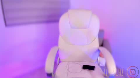 Snapshot of nicolle_sanchezz chatting on 02-03-25, 12:04 online show from 02-03-25, 12:04