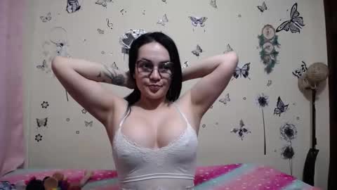 nicolle_sky online show from 03-05-26, 08:32