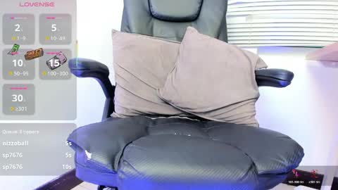 Snapshot of nicolle_smithh_ chatting on 05-07-26, 11:59 nicolle_smithh_ online show from 05-07-26, 11:59