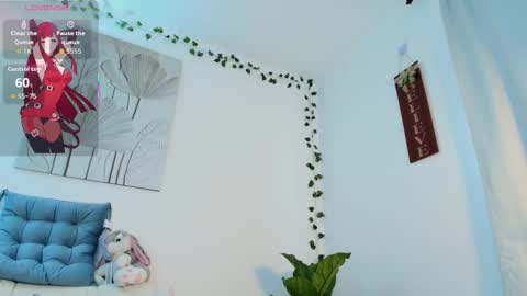 Nicolle online show from 09-22-25, 01:02