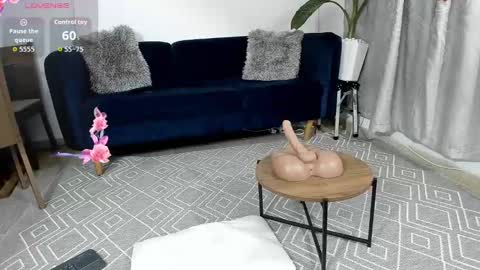 Snapshot of nicollelima chatting on 09-30-25, 01:32 Nicolle Lima online show from 09-30-25, 01:32