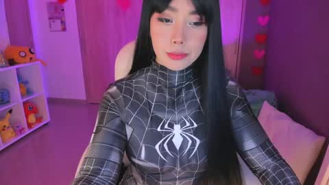 Nicolle  Go to Visit   online show from 04-30-26, 06:53