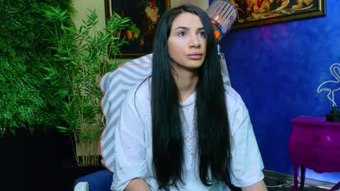 Snapshot of nicollepalmer chatting on 11-06-25, 09:54 Nicolle online show from 11-06-25, 09:54