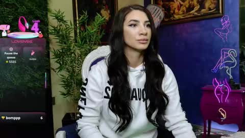 Snapshot of nicollepalmer chatting on 11-29-25, 10:51 Nicolle online show from 11-29-25, 10:51