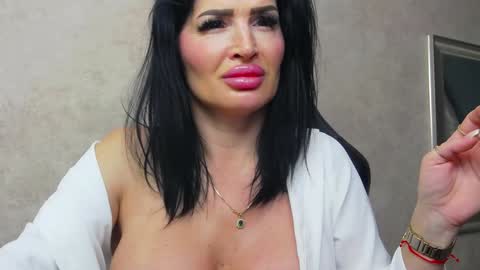 Nicolle online show from 01-16-25, 12:02