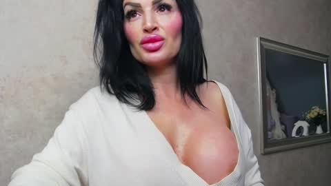 Nicolle online show from 01-23-25, 11:05