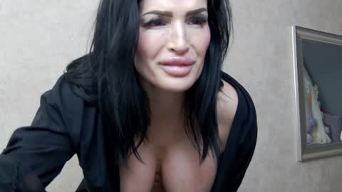 Nicolle online show from 01-26-25, 11:08