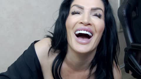 Nicolle online show from 01-29-25, 11:25