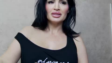 Nicolle online show from 02-11-25, 08:20