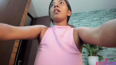 nicollesofia3 online show from 02-07-25, 06:45