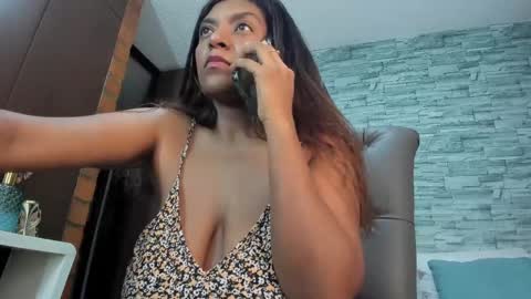 nicollesofia3 online show from 02-10-25, 12:08