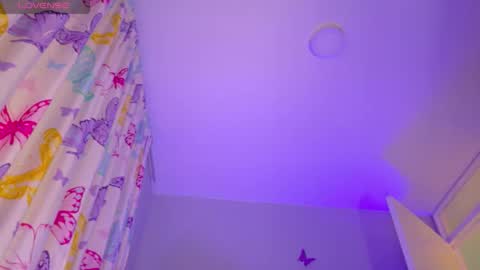 Snapshot of nicolletaylorq chatting on 05-13-26, 03:15 Nicolle Miley online show from 05-13-26, 03:15