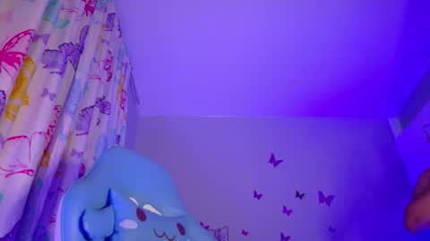 Snapshot of nicolletaylorq chatting on 05-17-26, 02:42 Nicolle Miley online show from 05-17-26, 02:42