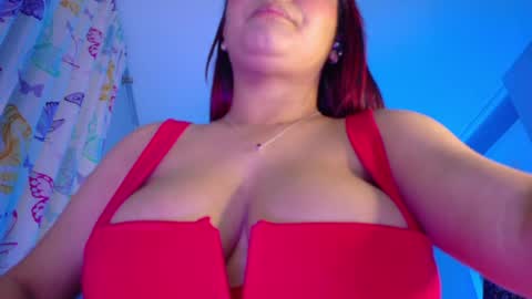 Snapshot of nicolletaylorq chatting on 06-12-26, 05:06 Nicolle Miley online show from 06-12-26, 05:06