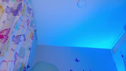 Snapshot of nicolletaylorq chatting on 06-13-26, 04:10 Nicolle Miley online show from 06-13-26, 04:10