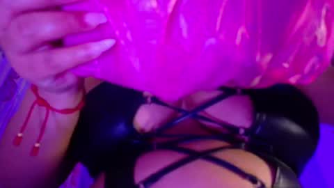 Snapshot of nicolletaylorq chatting on 06-14-26, 05:20 Nicolle Miley online show from 06-14-26, 05:20
