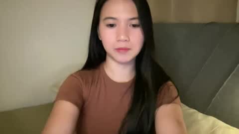 Snapshot of nicollete_snow chatting on 10-17-25, 12:41 NIC 333 online show from 10-17-25, 12:41