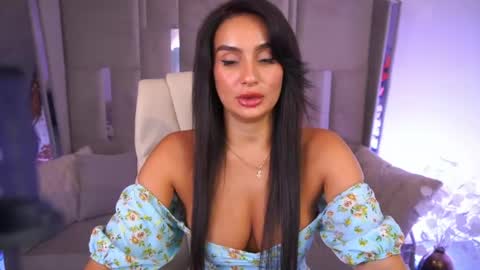 Nicole online show from 07-17-26, 05:58