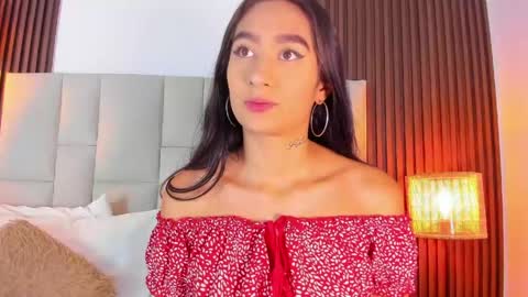 Snapshot of nicolqueen_ chatting on 05-08-26, 11:15 NICOL online show from 05-08-26, 11:15