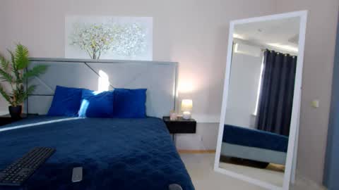 Snapshot of nicolros chatting on 11-21-25, 09:30 NicolRos online show from 11-21-25, 09:30