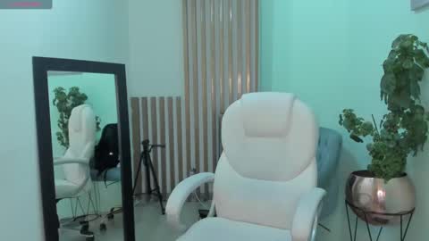 NicolRoss online show from 01-03-25, 04:48